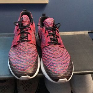 Nike roshe run flynit